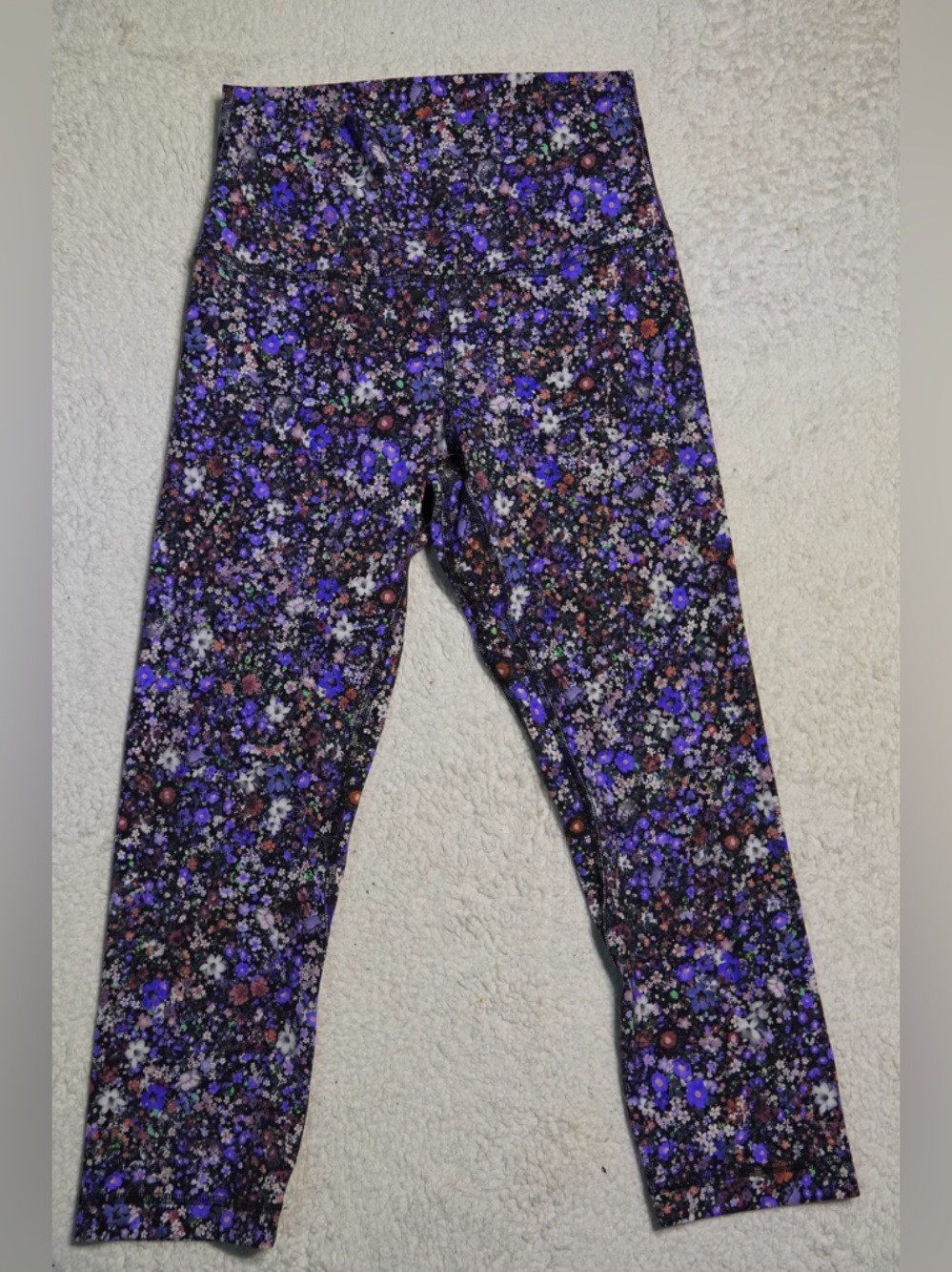 Lululemon Floral Active  Crop Leggings in Purple size 6